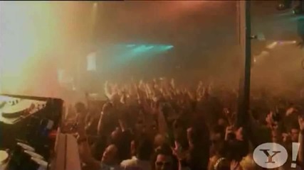 David Guetta feat. Akon - Sexy Bitch
