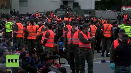 Austria: 2,000 extra police officers called to tackle migrant crisis