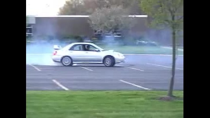Subaru Wrx Sti Donuts и Dodge Viper - drift