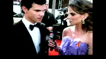 Taylor Lautner Red Carpet Interview at Golden Globes 