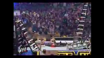 Edge Прави Копие От 6 Метра На Jeff Hardy