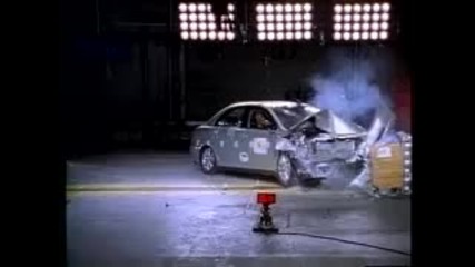 Toyota Avensis front impact 