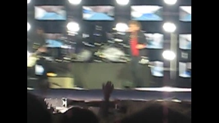 Bon jovi live in bulgaria-you give love a bad name