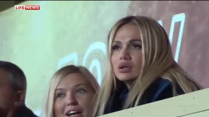 Две рускини блондинки на най-интересния момент от мача Русия - Хърватия