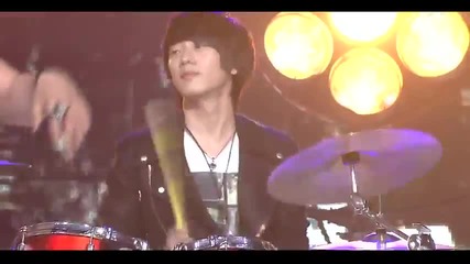 Ft Island - Hello Hello ~ Inkigayo (29.05.11)