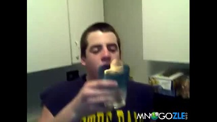 Idiot si zapalva liceto