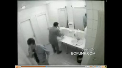 Вижте какво да правите когато някой пуши в кенефа
