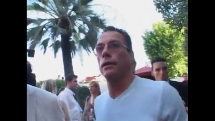 Интервюта с Ван Дам и Джейсън Стейтъм + Инфо за анимацията Agent Crush, озвучавана от Нийв Кембъл