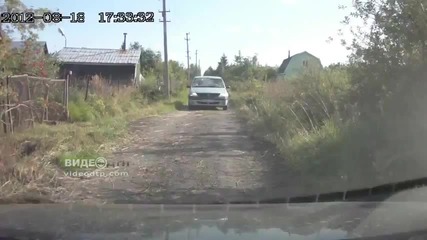 Рускиня зад волана...