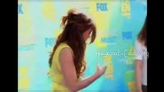 Сладка прегръдка на Сели и Деми на Teen Choice Awards 2011 Red Carpet