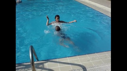 Ивко плува:)