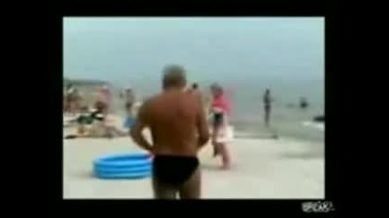 пиян на плажа , смях 
