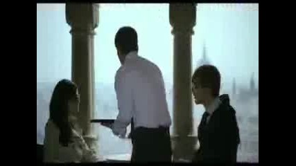 Selena Gomez - Round & Round
