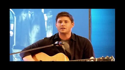 Jensen Ackles пее The Weight на Jimmy Barnes е! Има страхотен глас (hh)