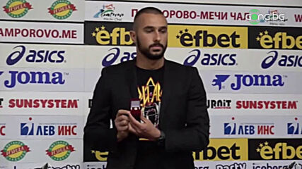 Георги Йомов е награден за най-добър играч за месец април
