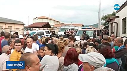 СЛЕД ТРОЙНОТО УБИЙСТВО: Жандармерия и полиция охраняват ромската махала в Самоков