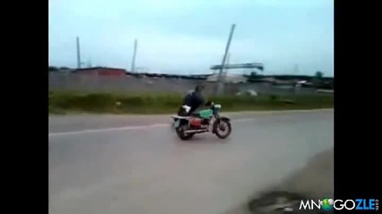 Полицай идиот с мотор