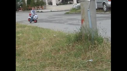 Това бебе не може без майка си!!(смях)
