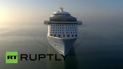 UK: MASSIVE cruise ship arrives in Southampton... equipped with ROBOTS!