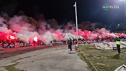 Димки и факли на "Армията"