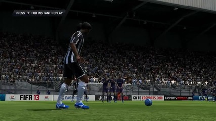 Роналдиньо Показва На Какво е Способен Fifa 13 Free Kick
