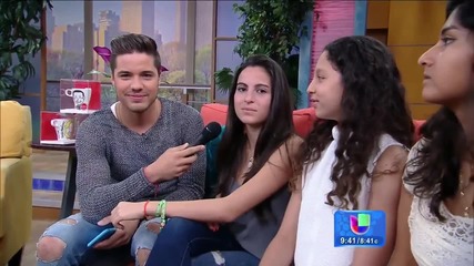 Selena Gomez taking a selfie at Dispierta America 2015