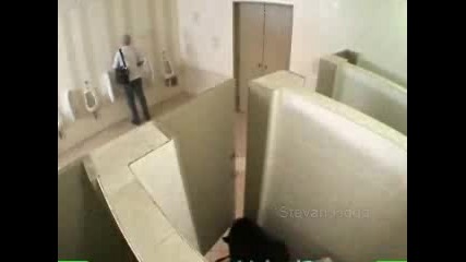 Скрита Камера - Изненада В Банята