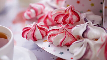 High tea party: Meringue