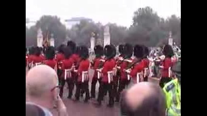 Changing Of The Guard Buckingham Palace Lo