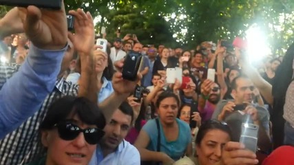 Екипът на Великолепният век на протестите в Истанбул