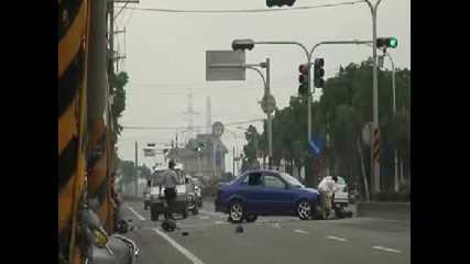 Very Graphic Crash