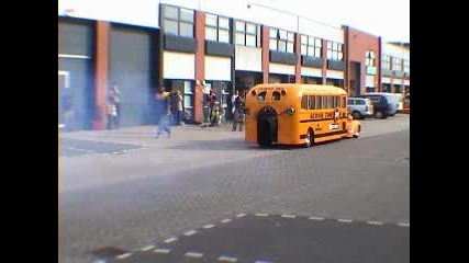 Само Вижте Този Училищен Автобус!!!