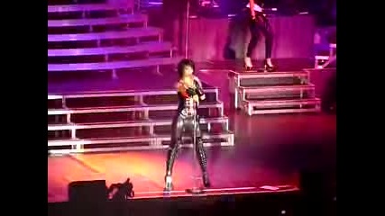 Rihanna - Rehab(live In Batislava)