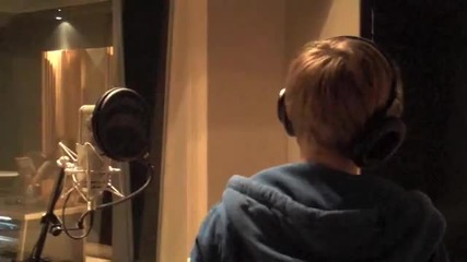 Justin Bieber в звукозаписното студио - One time 