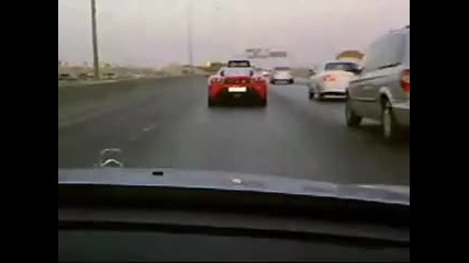 Mercedes E55 Amg nakazva Ferrari F430 scuderia 