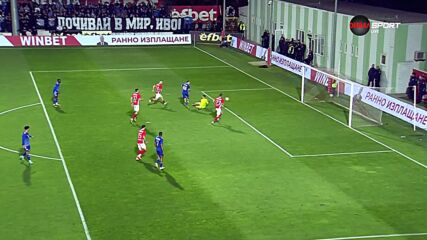 Луд късмет спаси ЦСКА 1948 от гол във вратата на Наумов