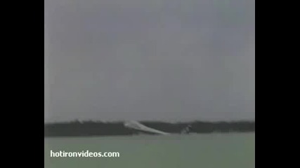 Boeing 747 Gets Hit By Lightning.wmv 