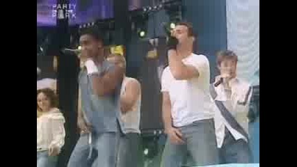 Blue - Too Close [party In The Park - Liv]