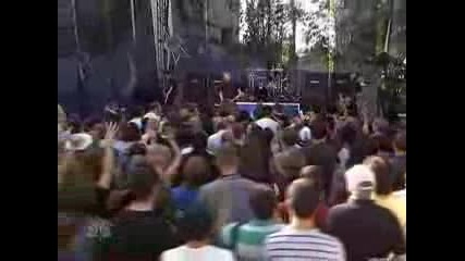 Sum 41 - Walking Disaster (live)