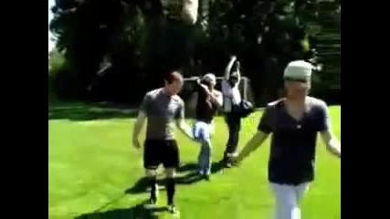 Wayne Rooney се ядосва ! ( смях ) 