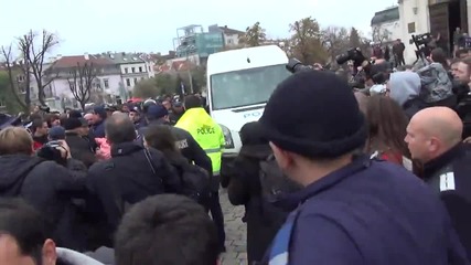 Сблъсък между полиция и студенти - Окупация на парламента 12.11.2013