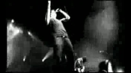 papa roach - time is running out 