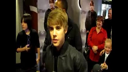 Justin на премиерата на Never Say Never 