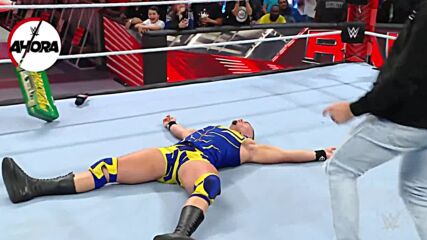 Edge se IMPONE a Damian Priest en casa: WWE Ahora, Agosto 22, 2022