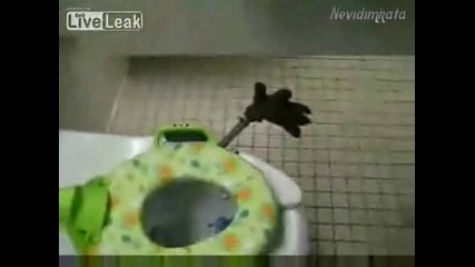 Интерактивна Бебешка Тоалетна!