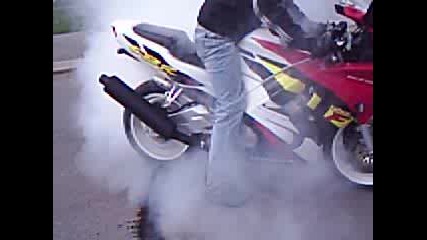 Пилене на гуми - Honda the best ^^