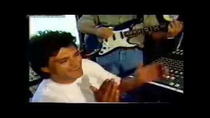 Sinan Sakic & Juzni Vetar - Iznenada u kafani staroj