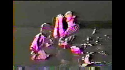 korn - live 30.10.93,  huntington beach 02. predictable