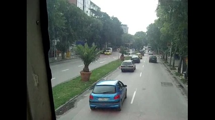Gledkata ot 2 - ria etaj na gr. avtobus v gr. Varna 1 , patuvane prez centara 