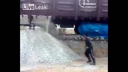 Разтоварване на вагон по руски